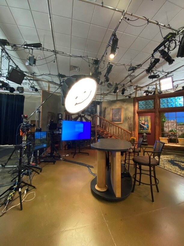 pic of furniture-table-ceiling
